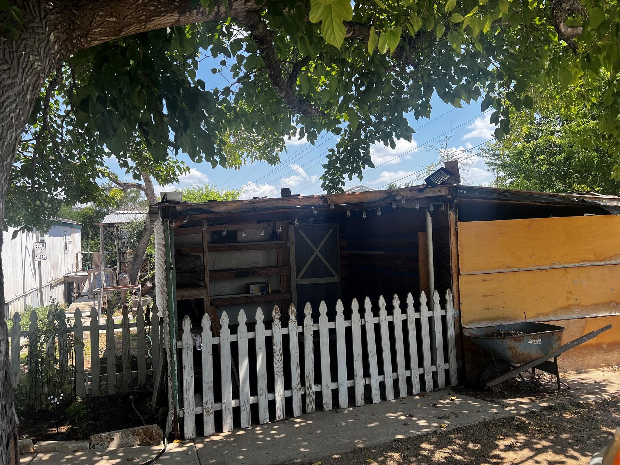 7107  Cowpoke Trl