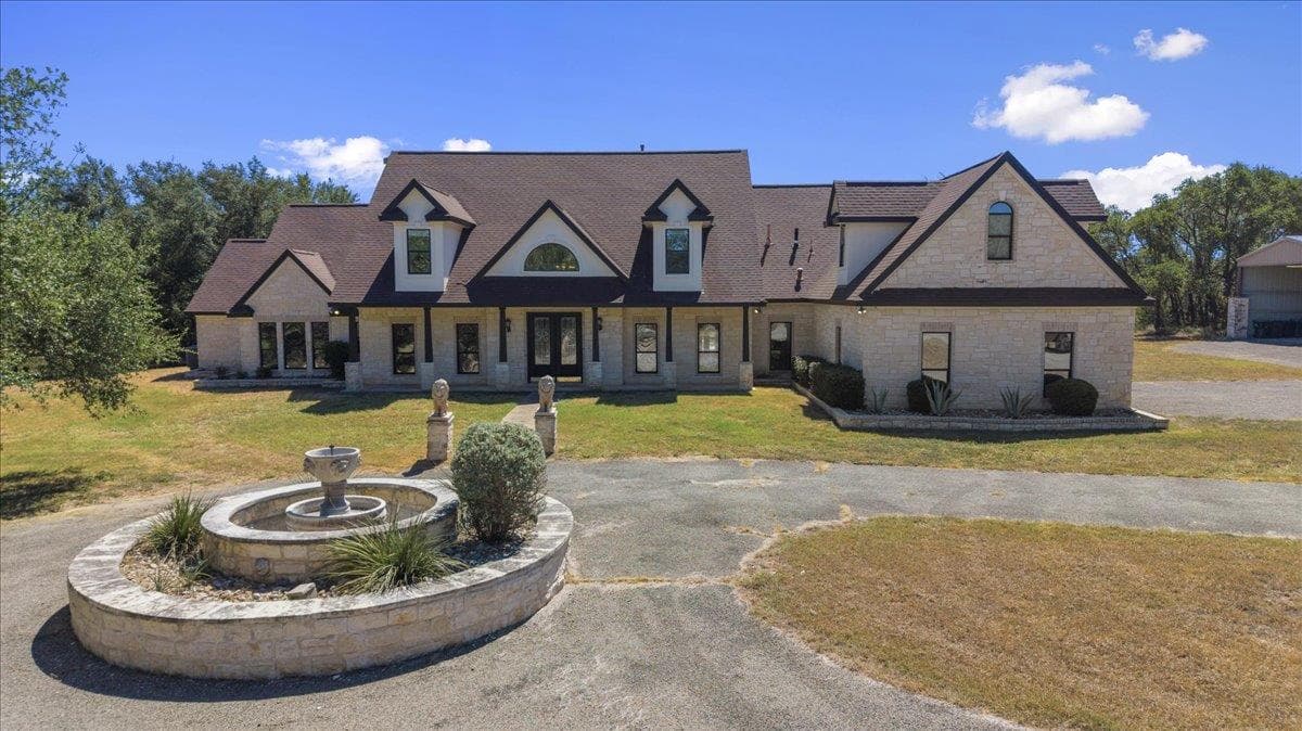 23600  Pedernales Canyon Trl