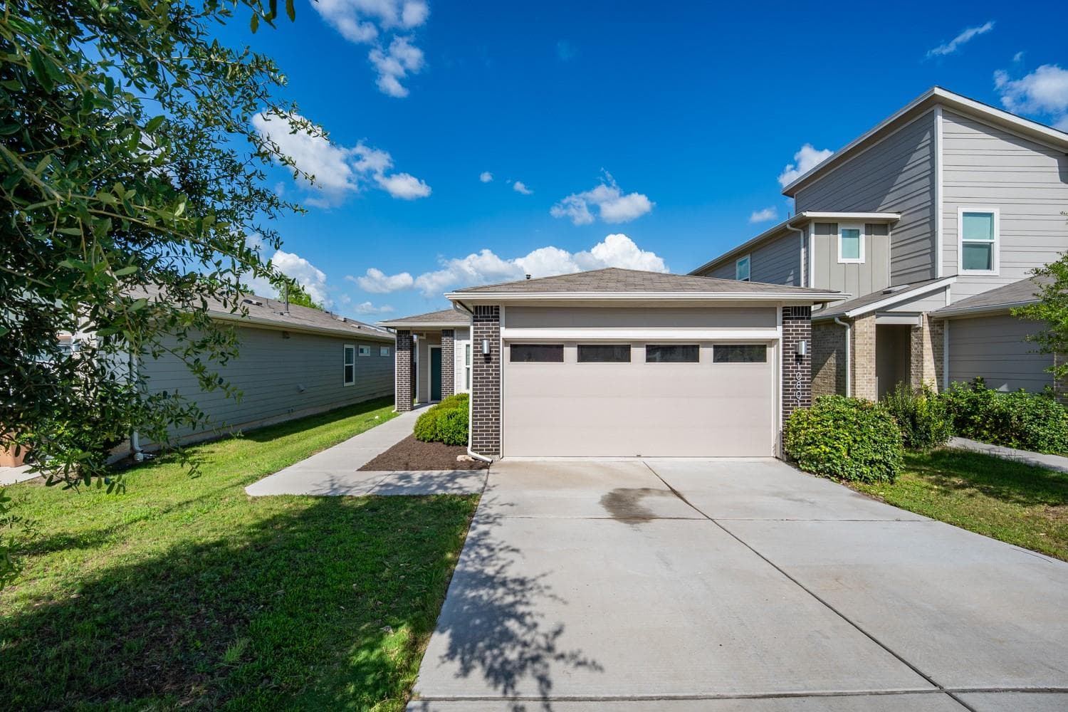 10801  Meris Ln