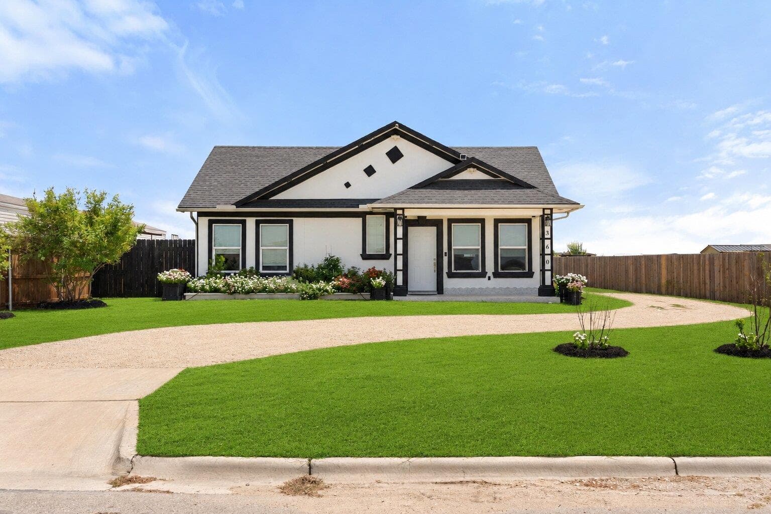 360 Vaquero Ln