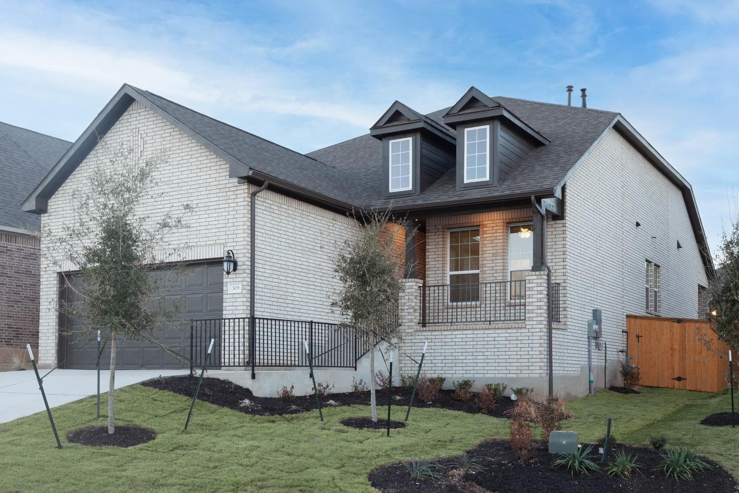 309 Barton Oak Trl