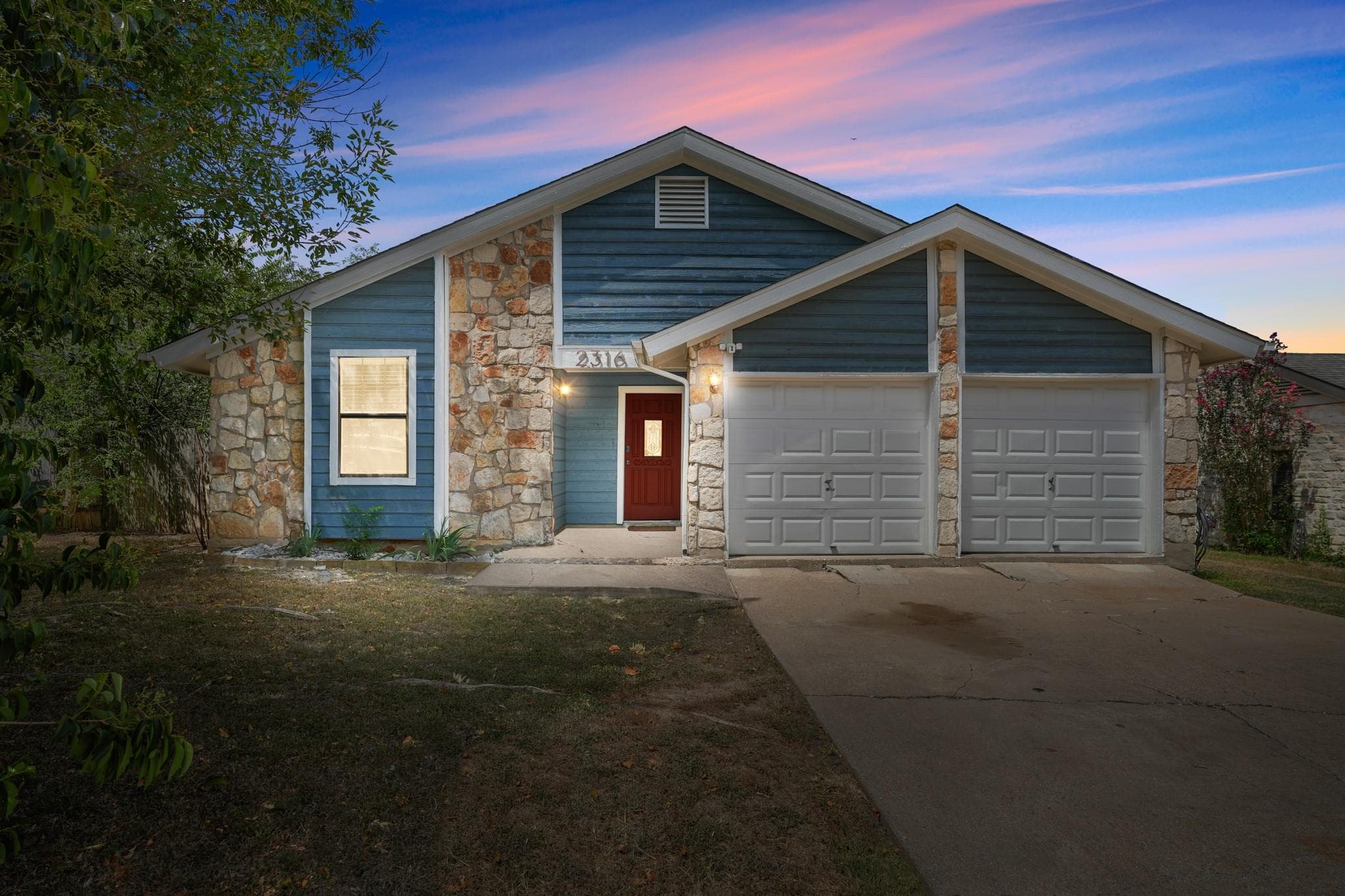 2316 Lasso Dr