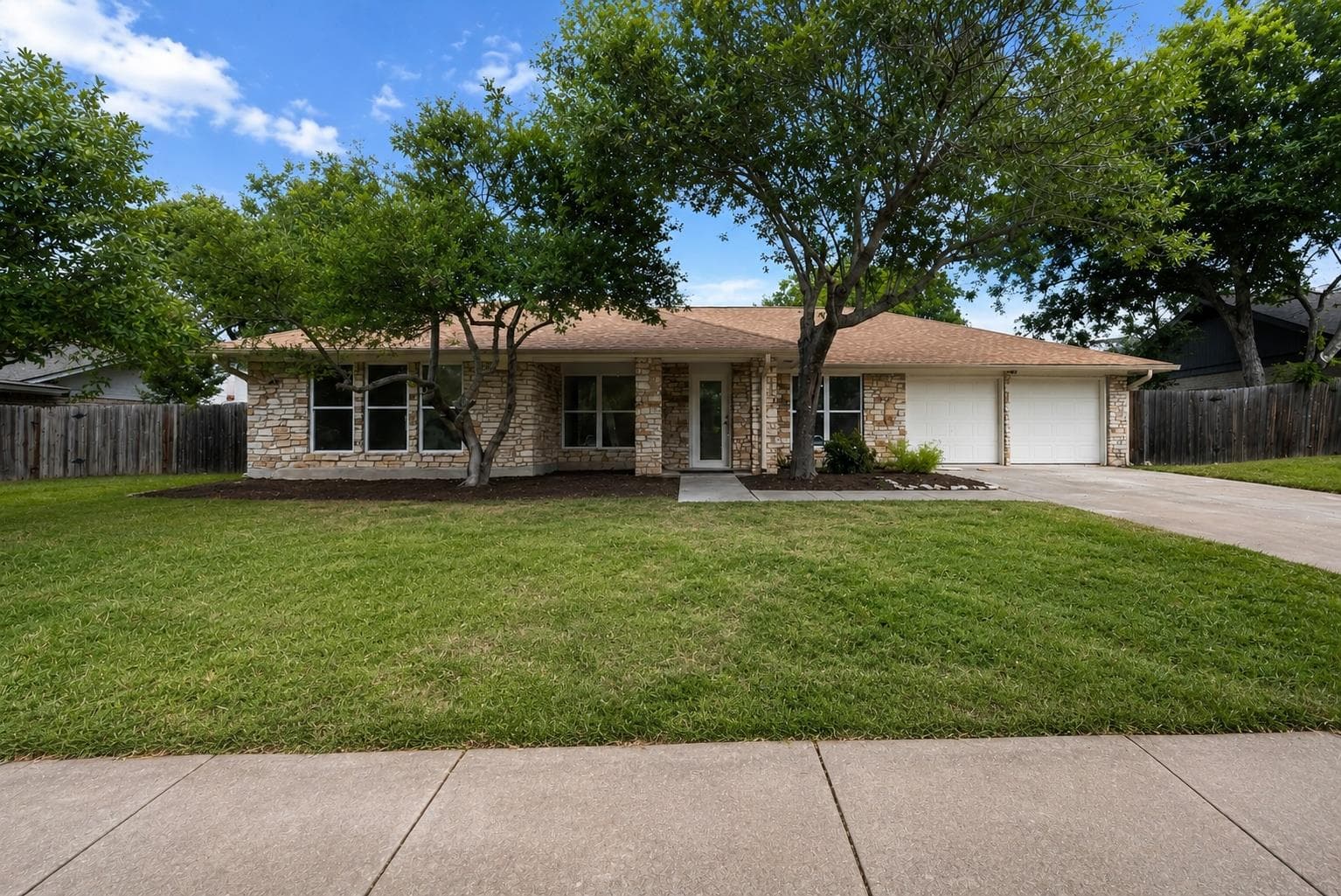 1403  Creekview Dr