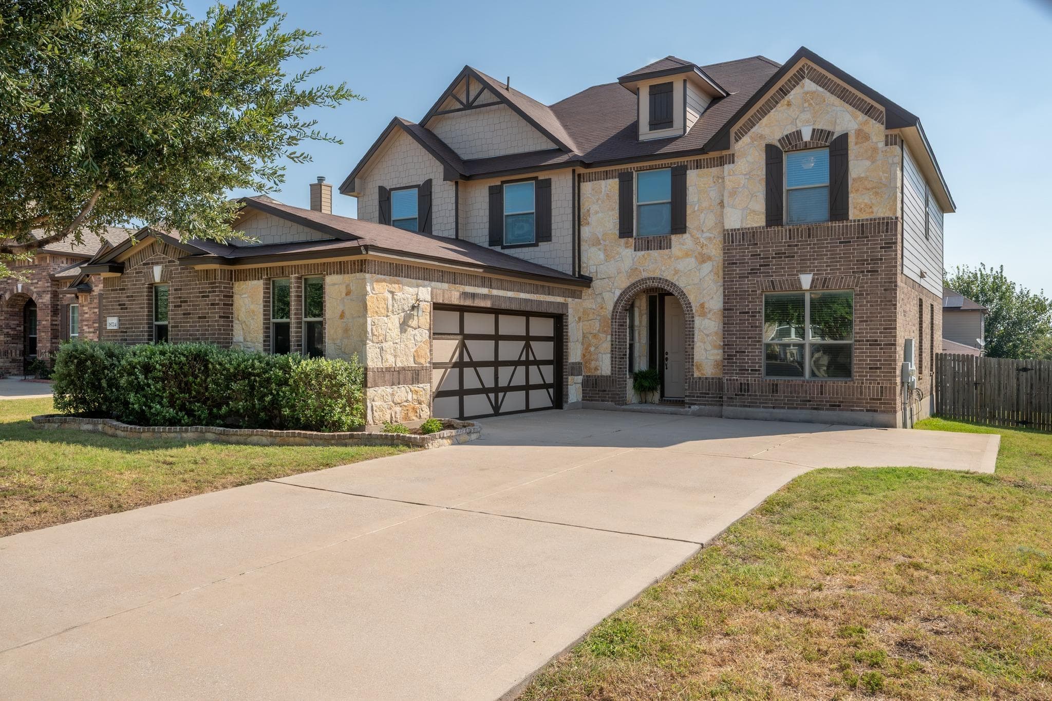 18724  Star Gazer Way