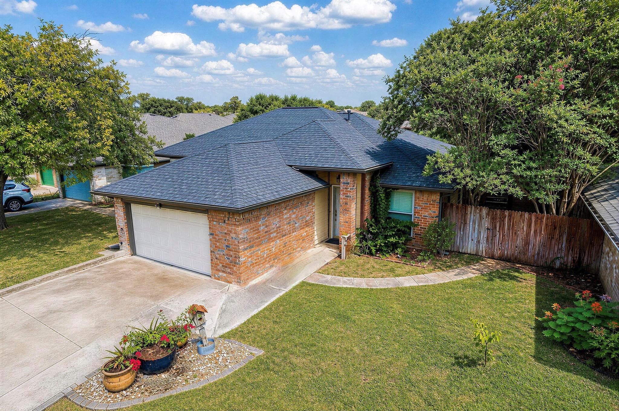 608  Saunders Dr