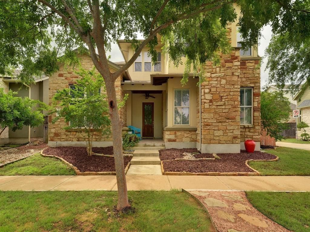 2009 Emma Long St