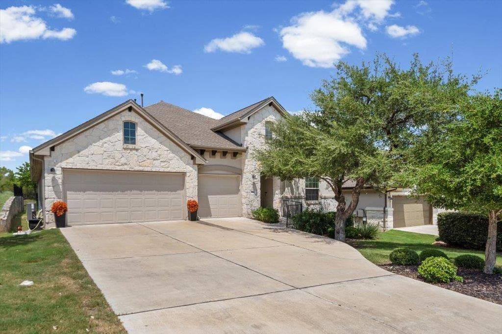 749  Jacksdaw Dr