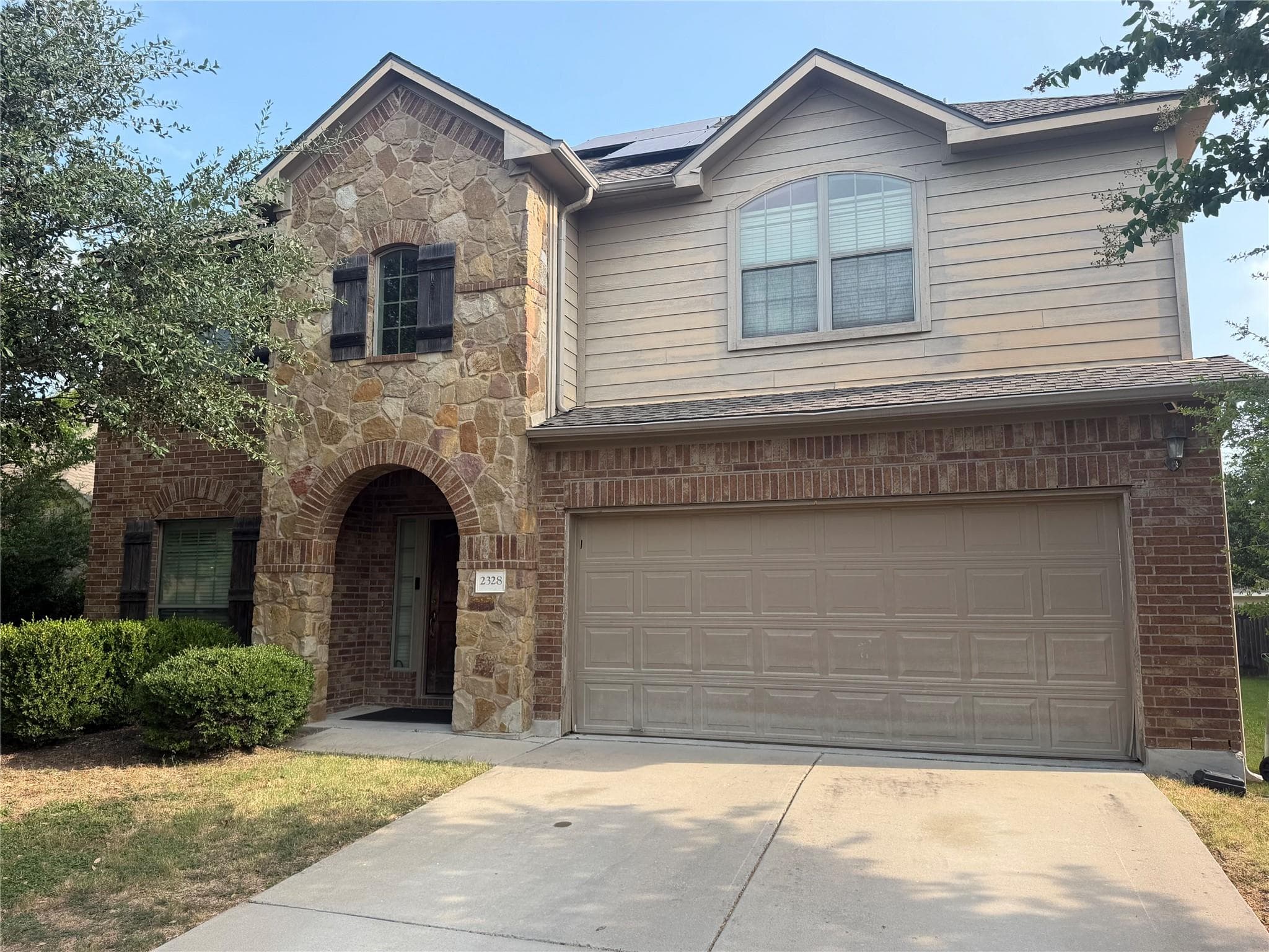 2328 Ambling Trl