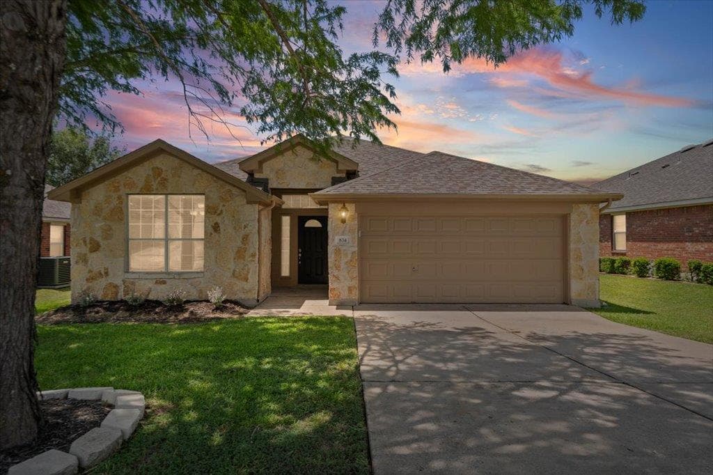 834 Dark Horse Ln