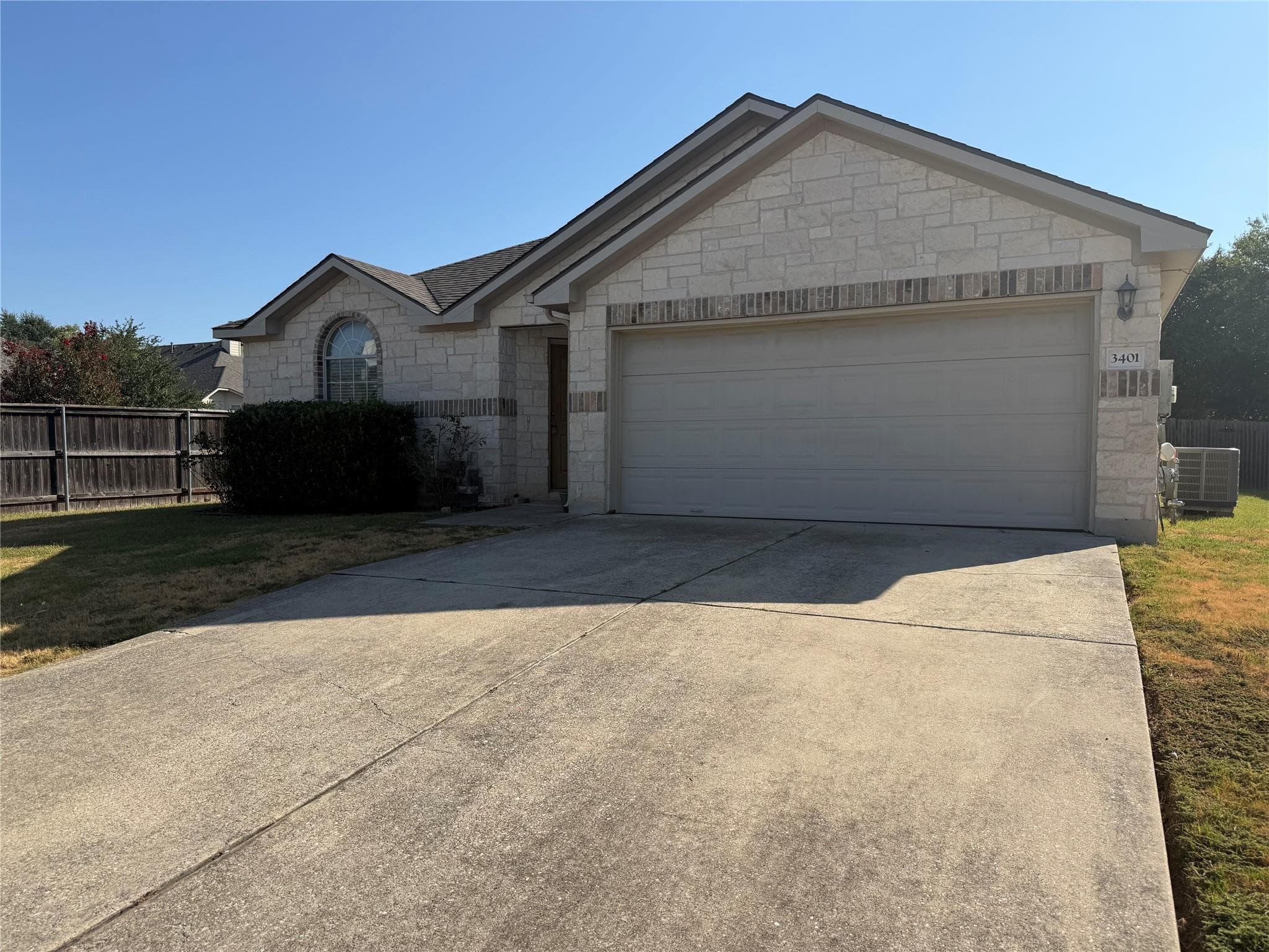 3401  Longhorn Trl