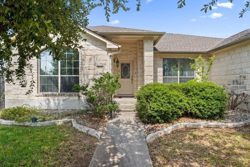 1601  Breezy Cv