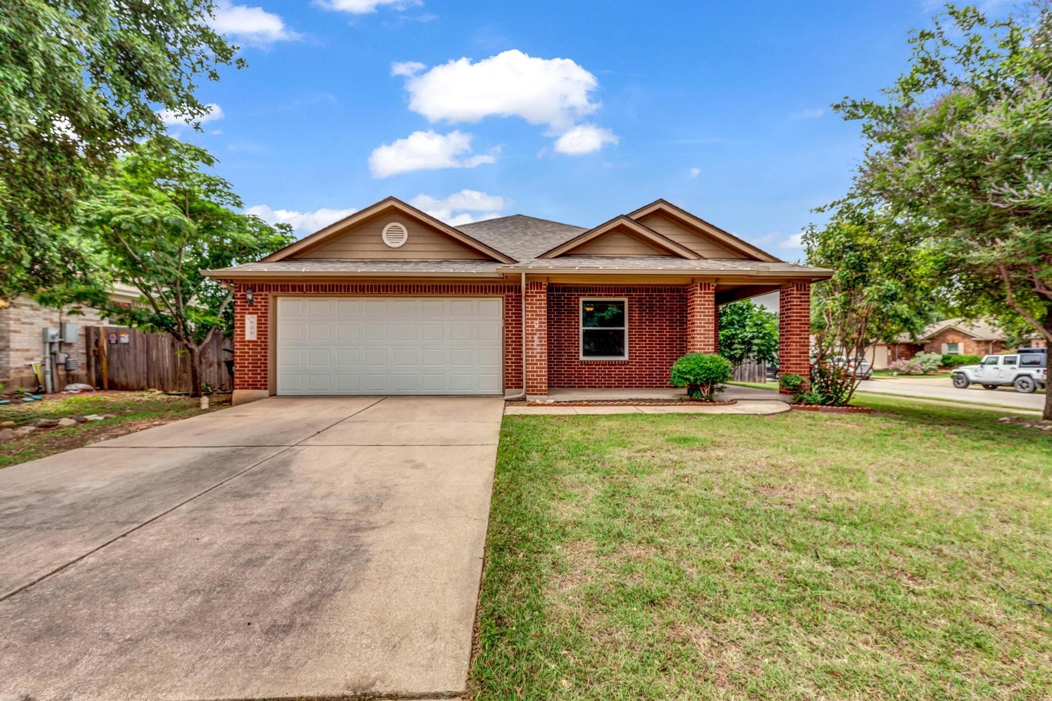 609 Golden Gate Dr