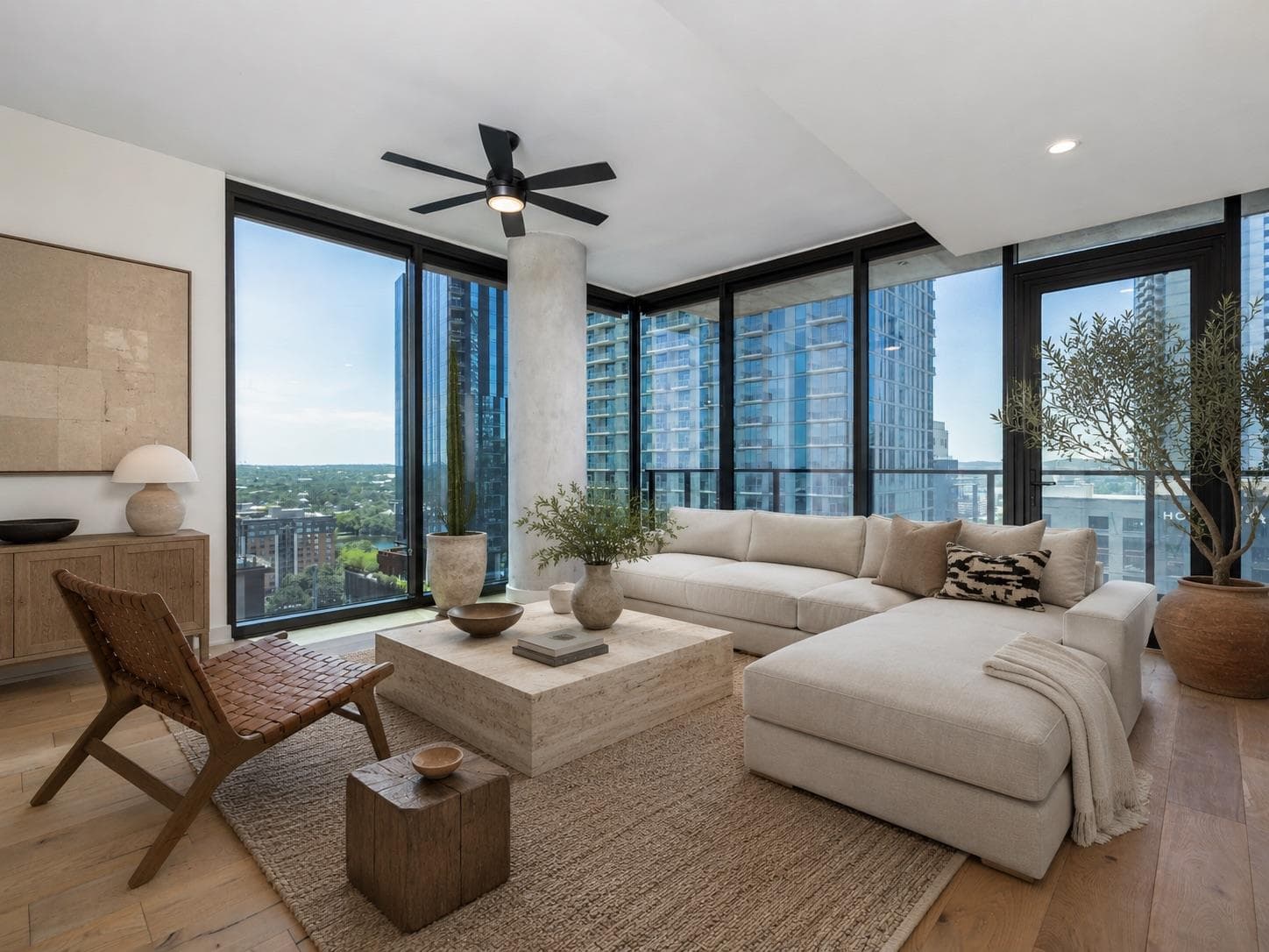 84 East Ave #1609