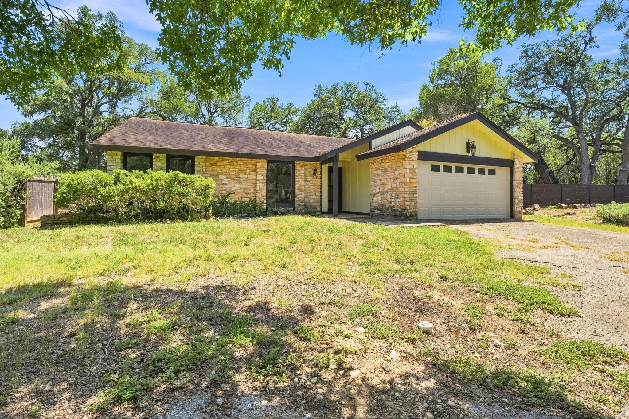 4 & 6  Acacia Dr