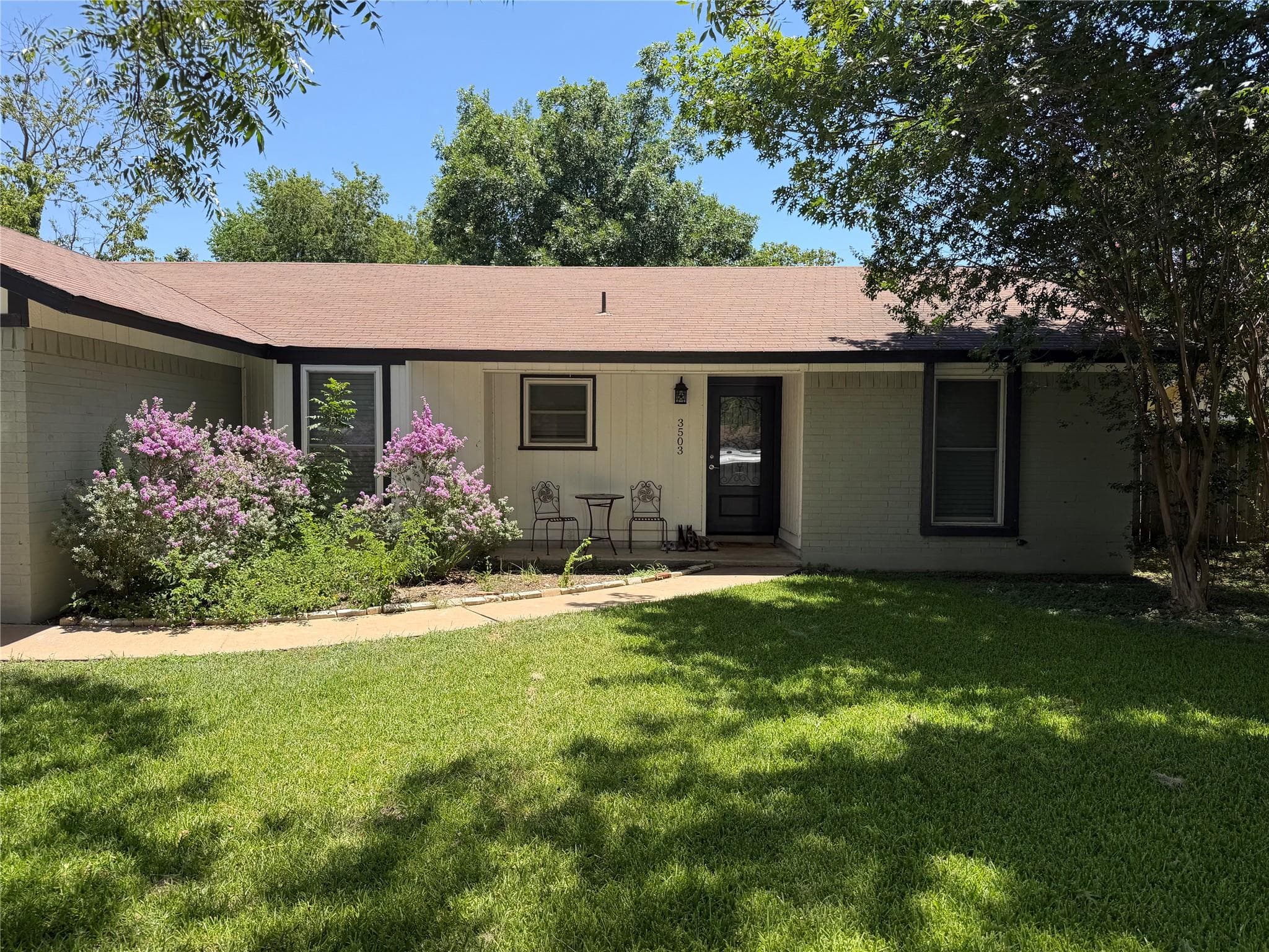 3503 Roanoke Dr
