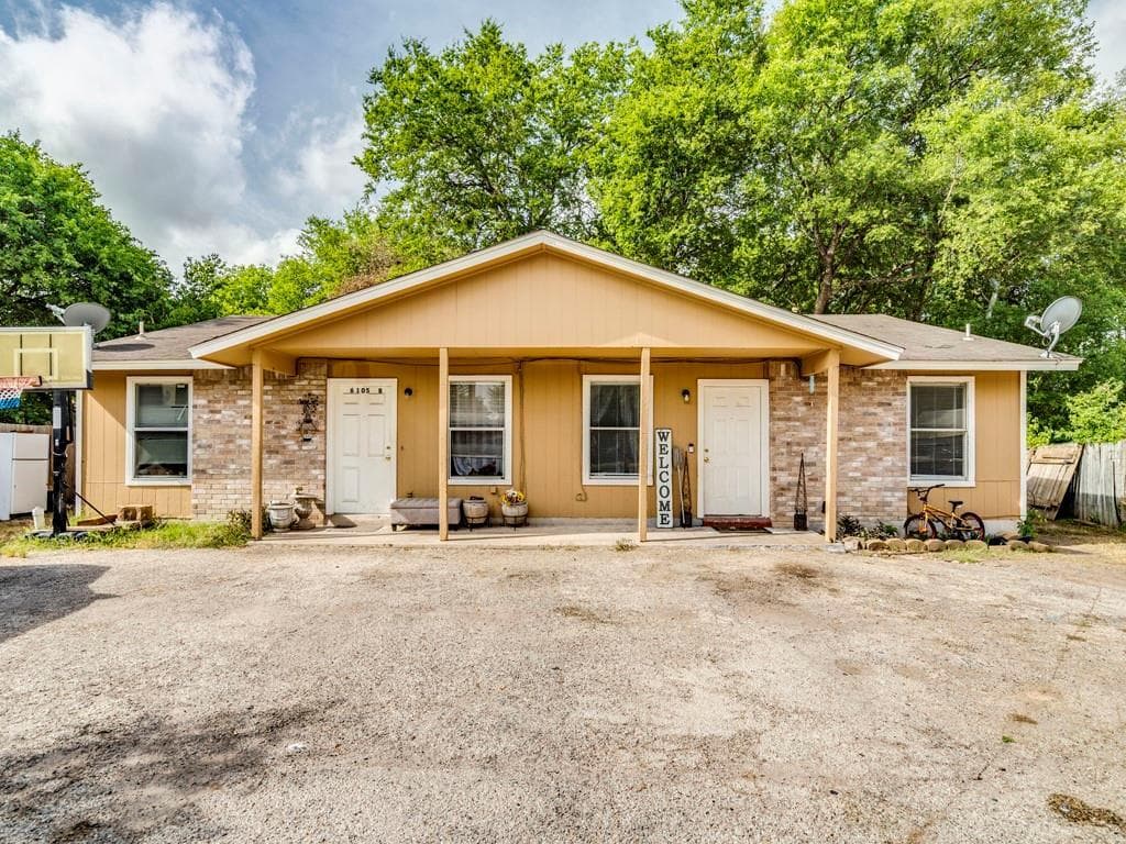 6105 Ada Ct #B
