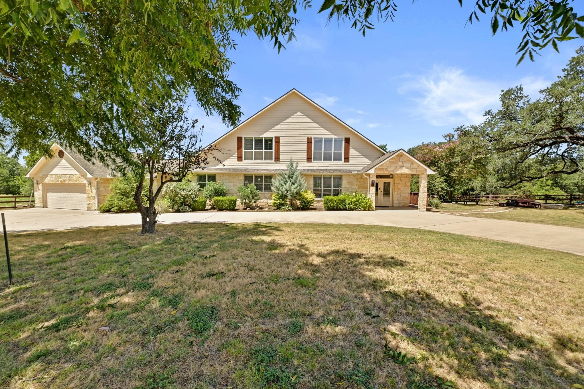 211  Moore Ln