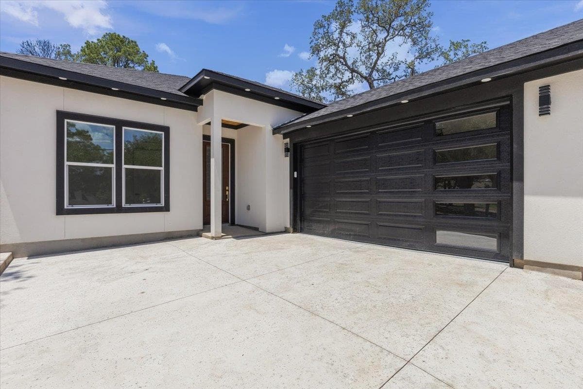 112 N Pohakea Dr
