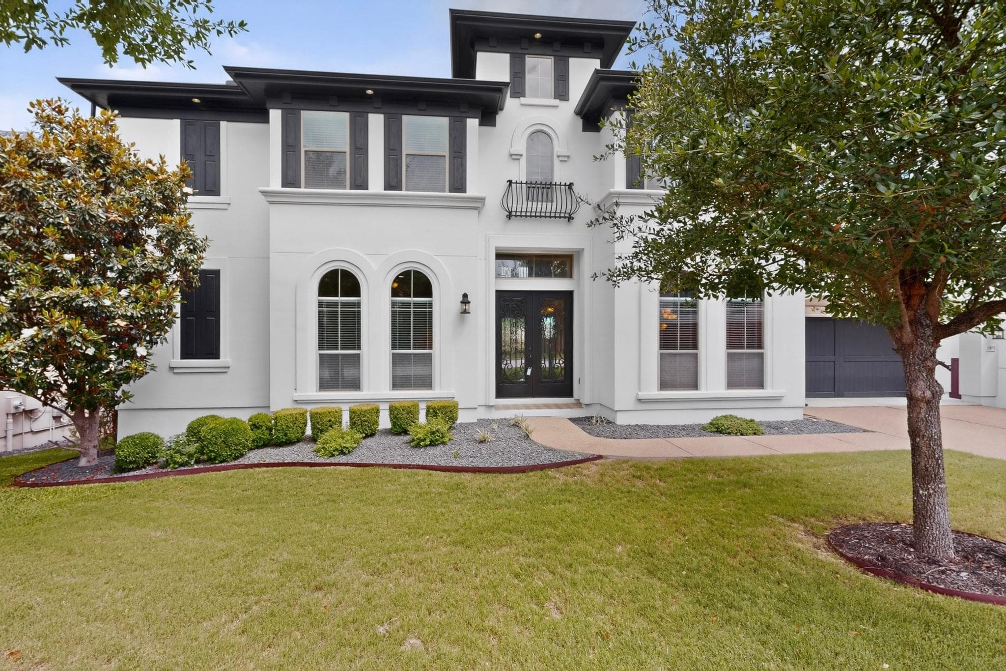 1905 Leaders Ln