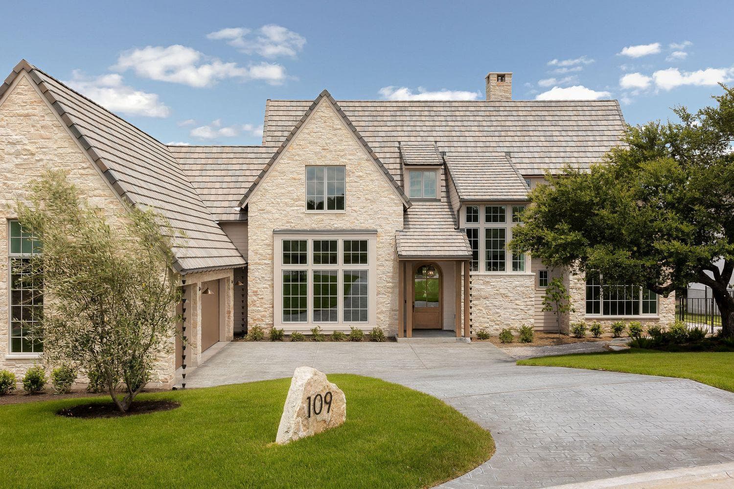 109 Delayne Dr