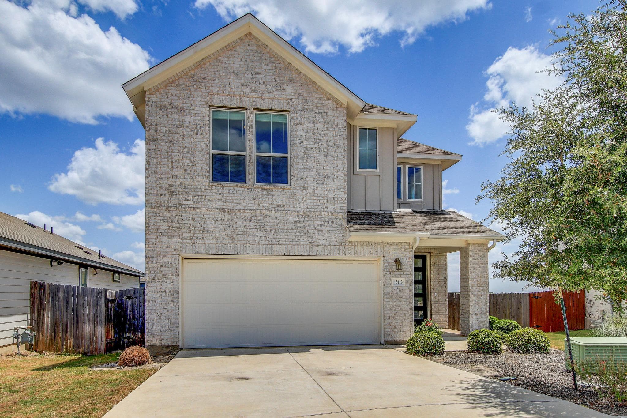 13113  Barrister Ln