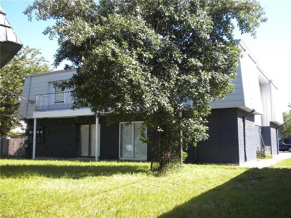 302 Carmen Ct #130