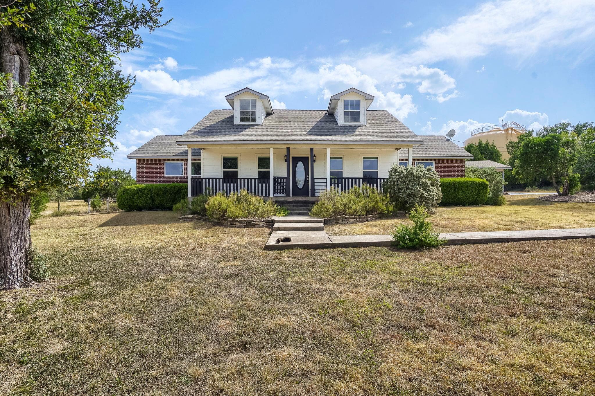 162  Arnold Dr