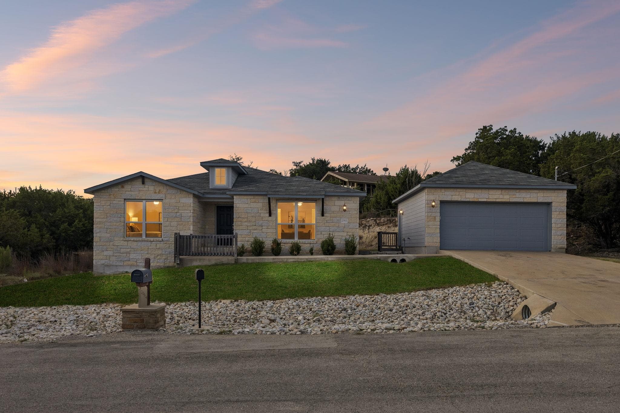 20915 Oak Dale Dr