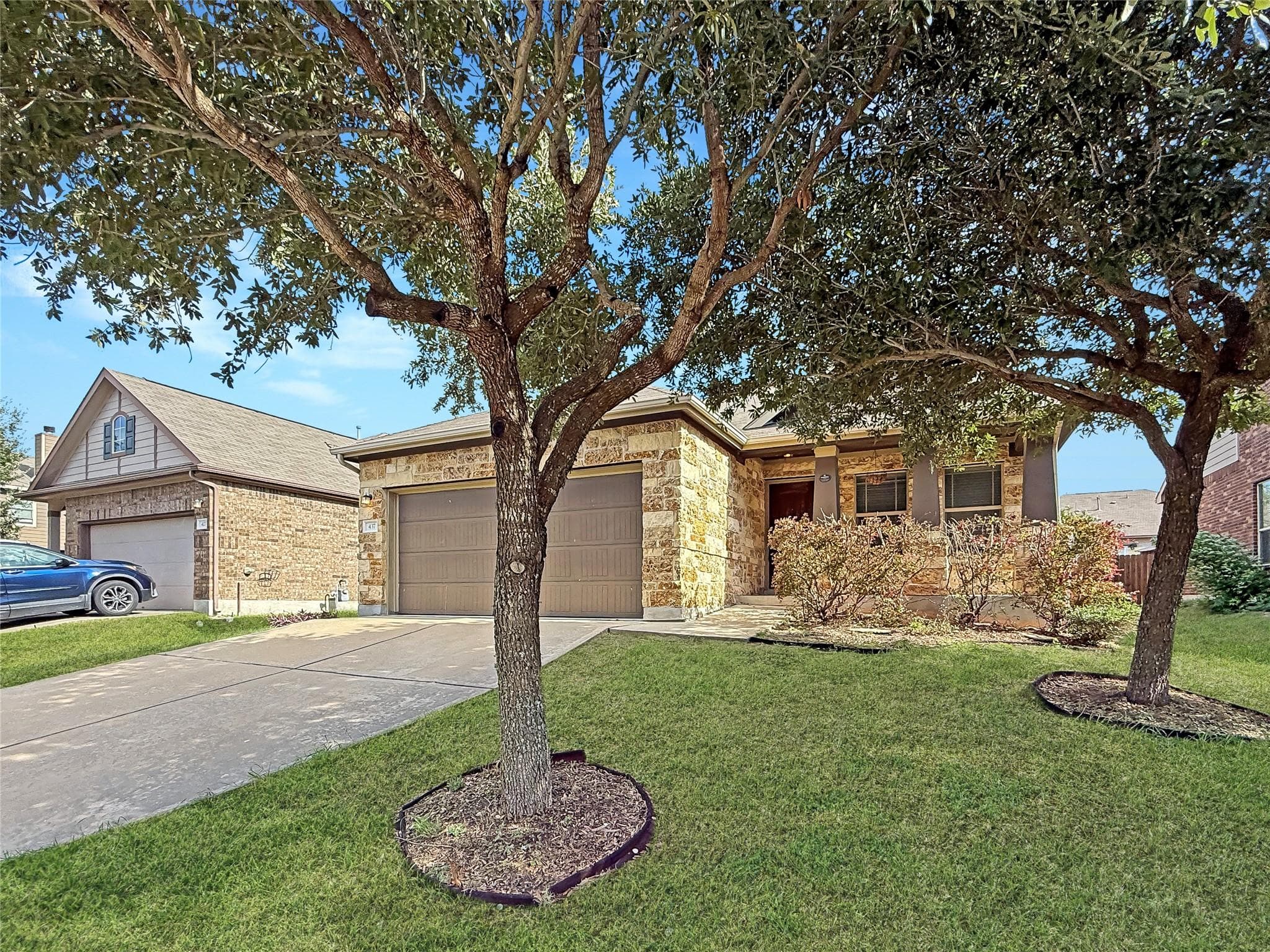 437 Travertine Trl