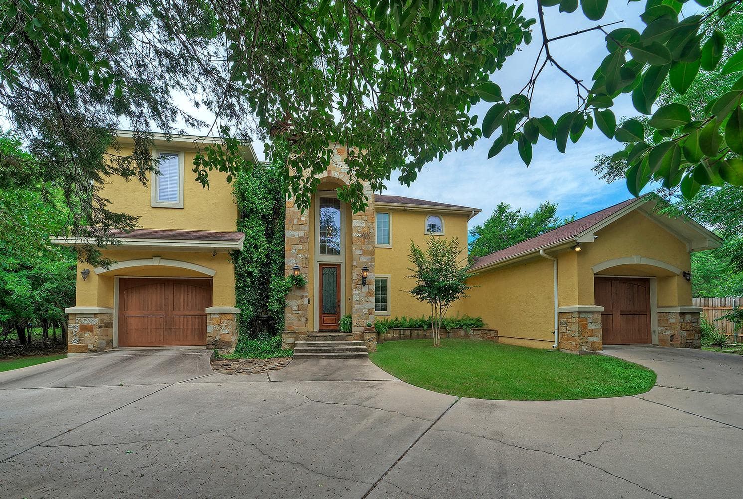 15705 Wildwood TRL None
