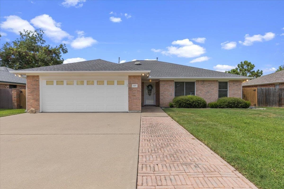 805 Craddock Ct