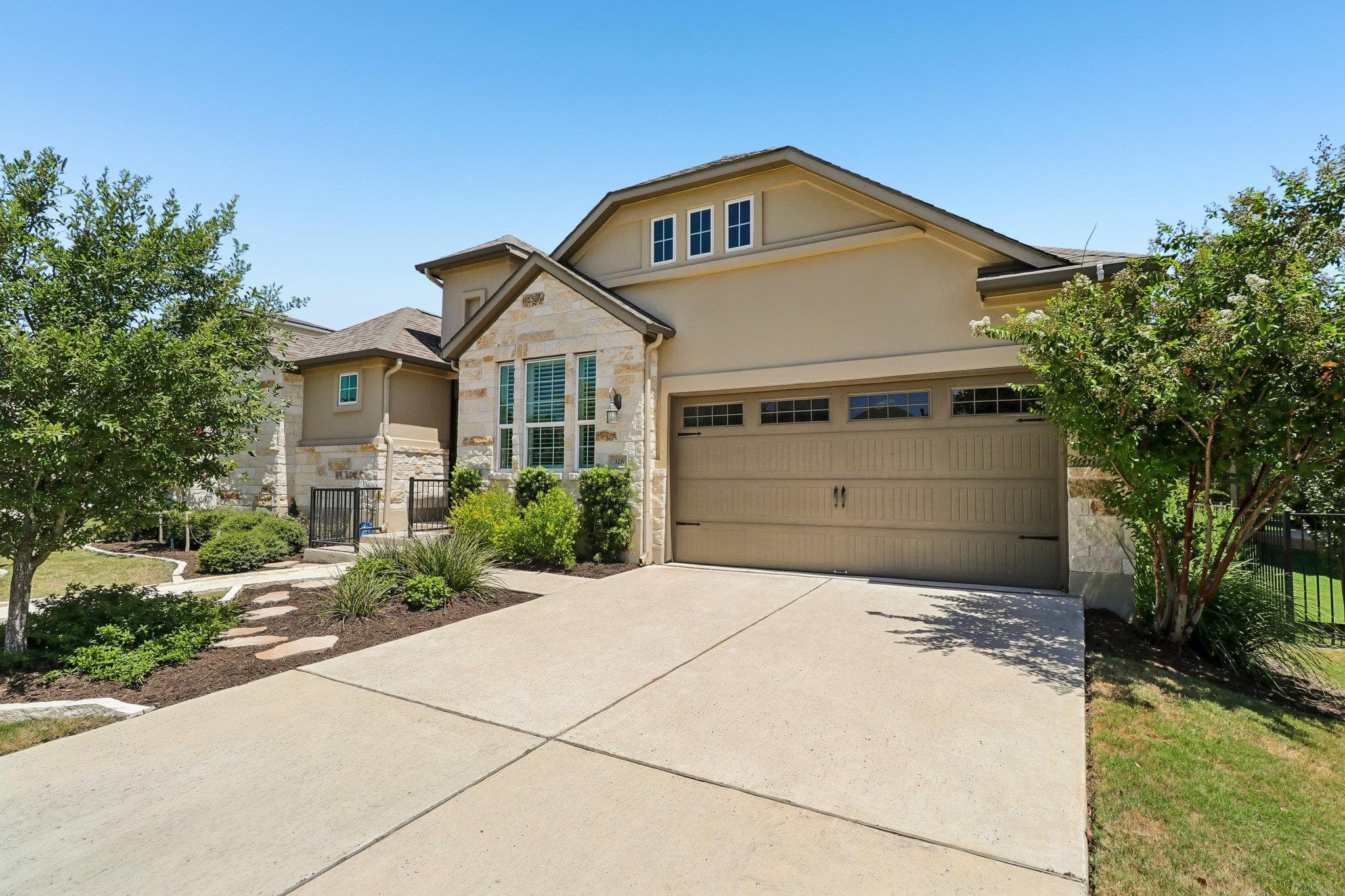 326  Mendocino Ln