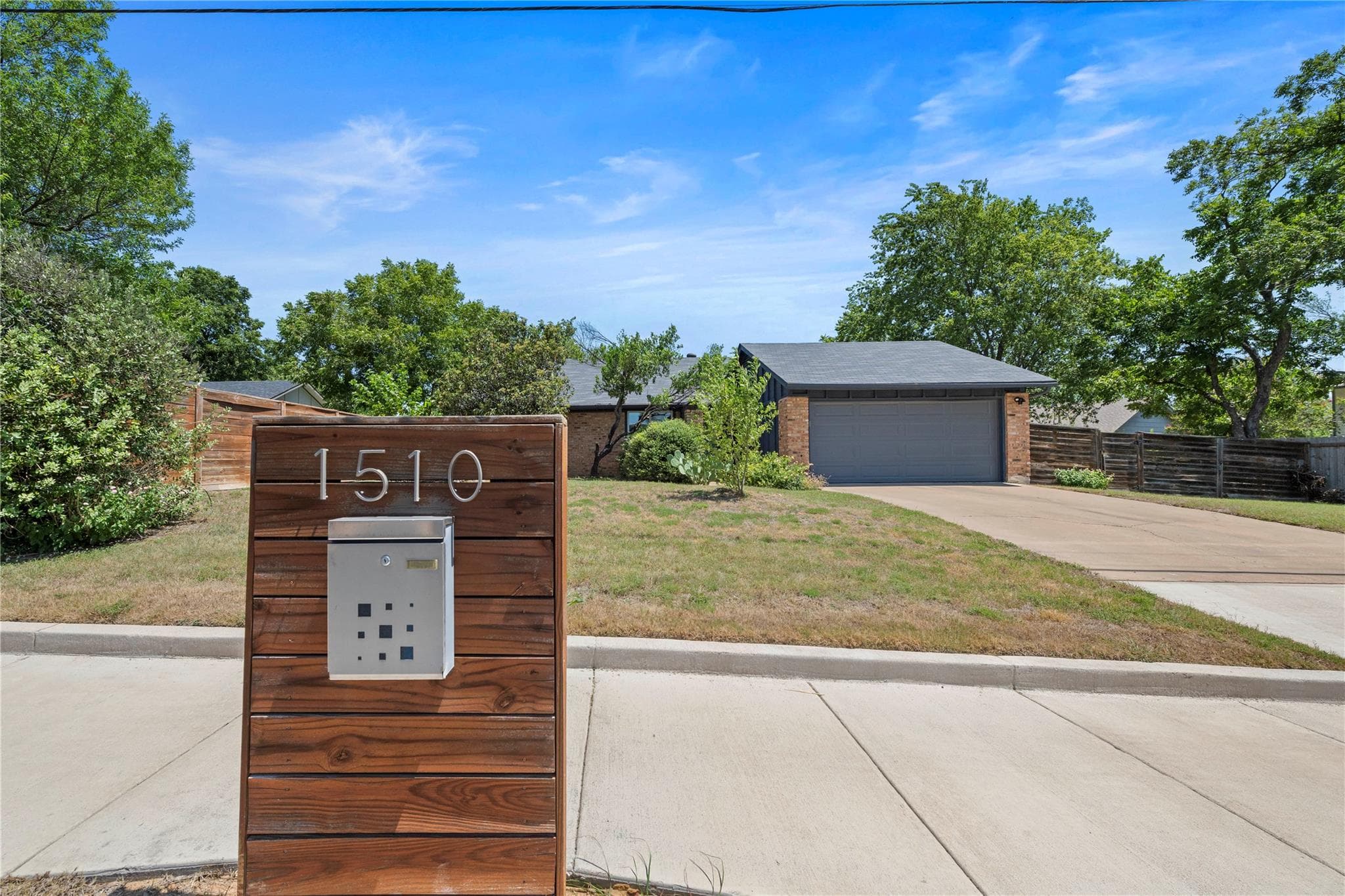 1510  Coronado Hills Dr
