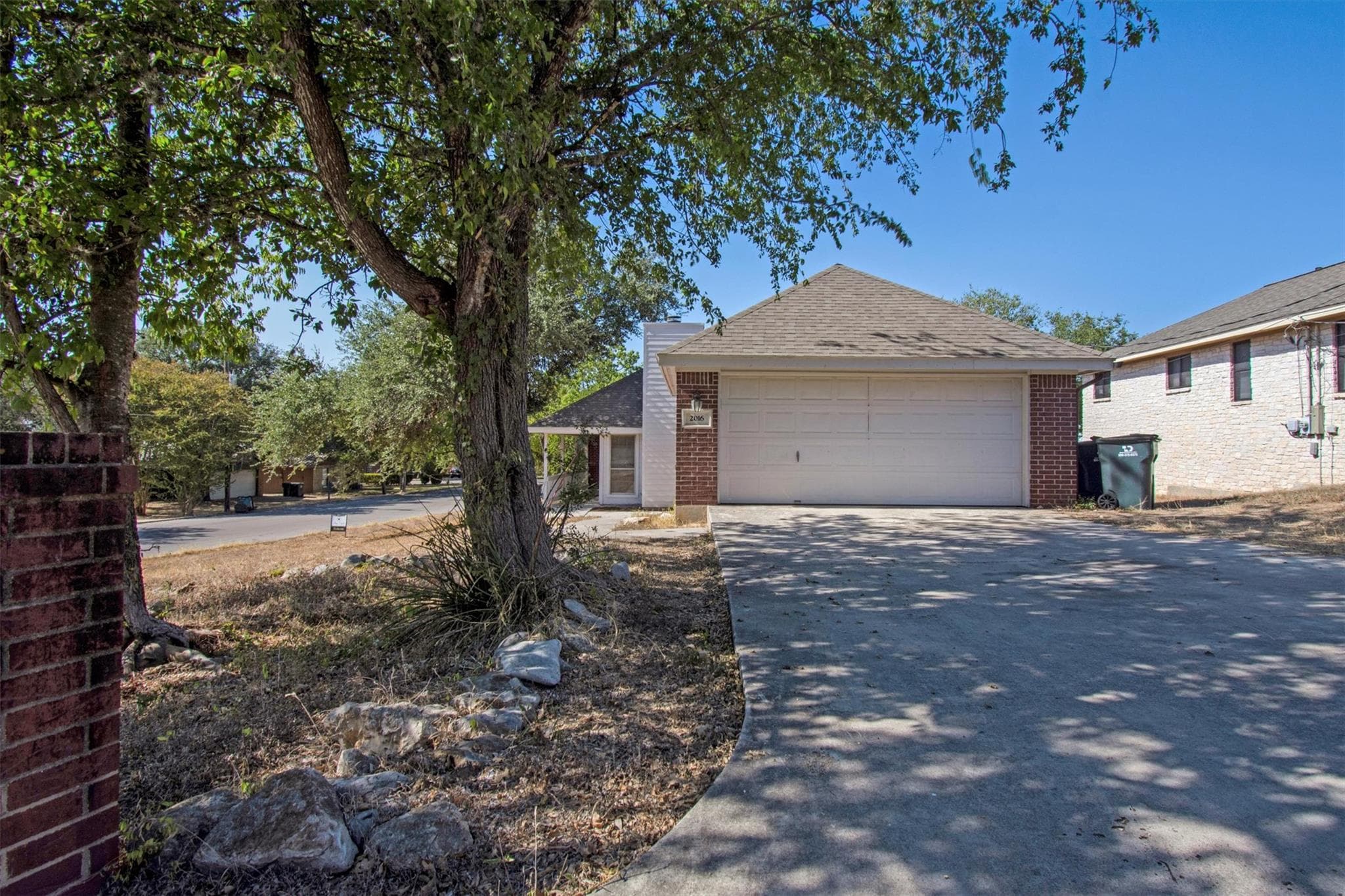 2016 Castle Gate Cir
