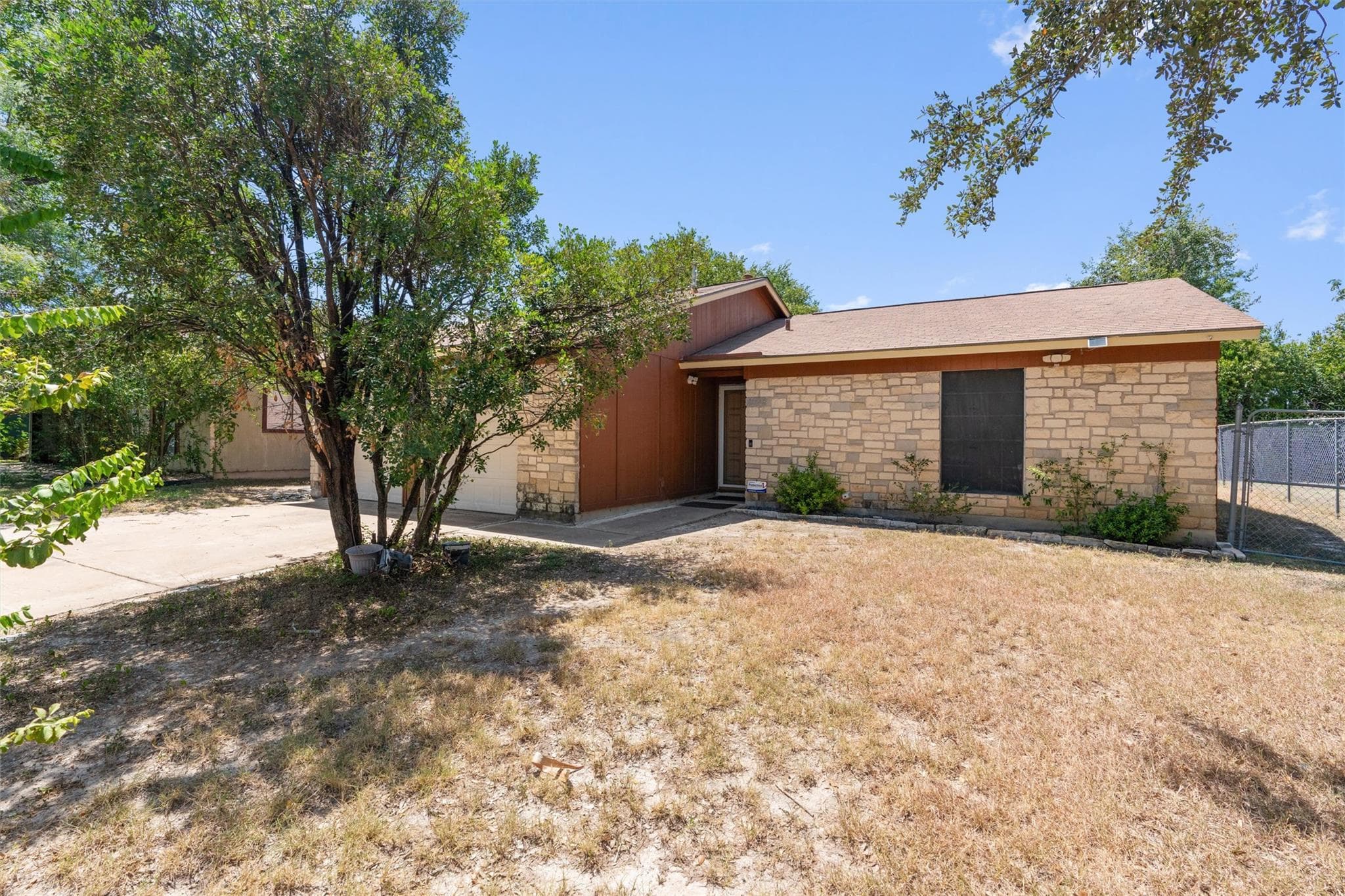 5408  King Henry Dr