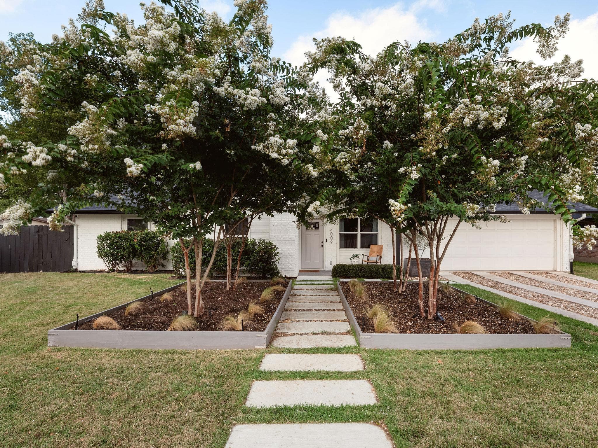 3009  Val Dr