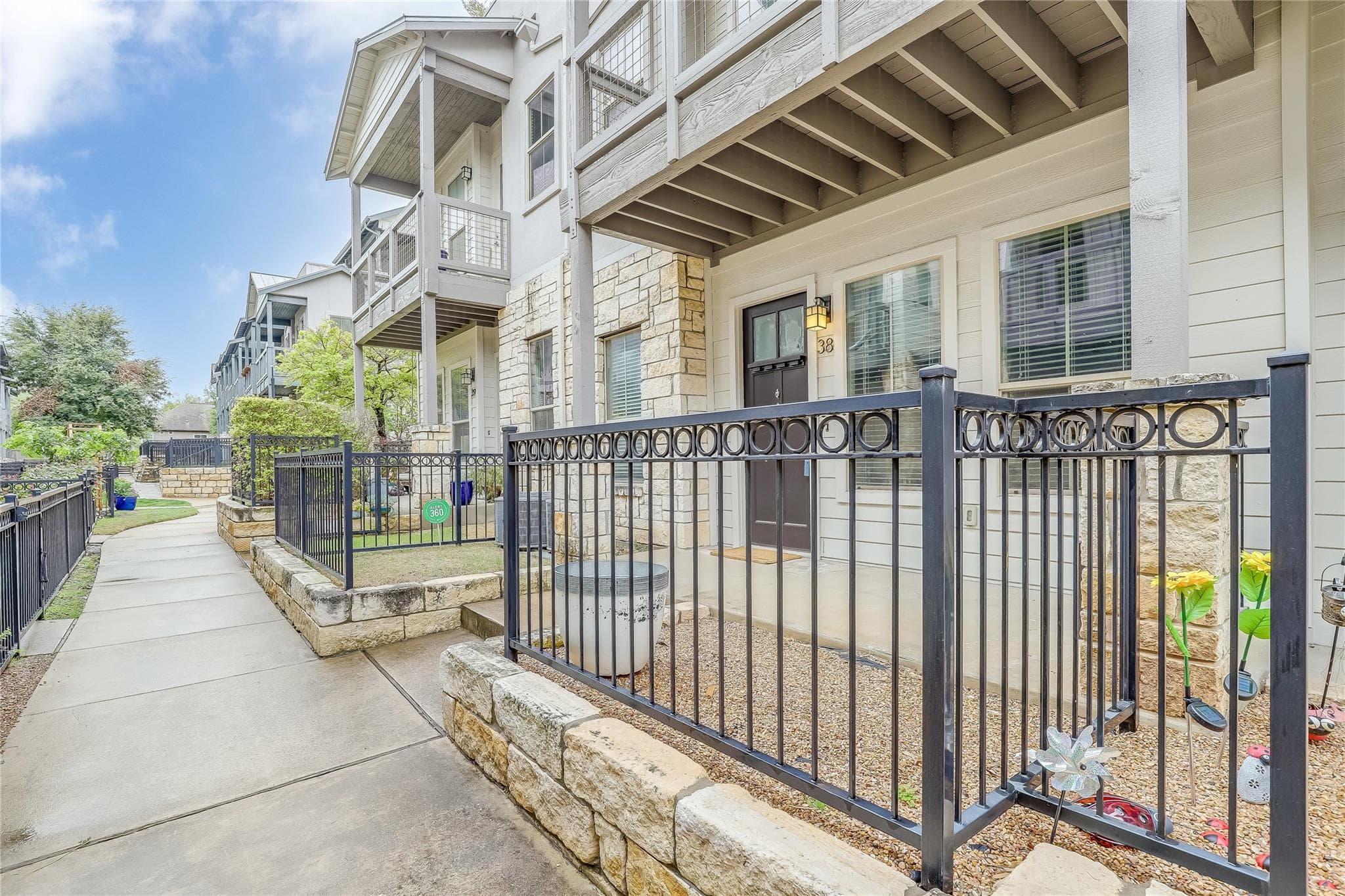 2520  Bluebonnet Ln  #38