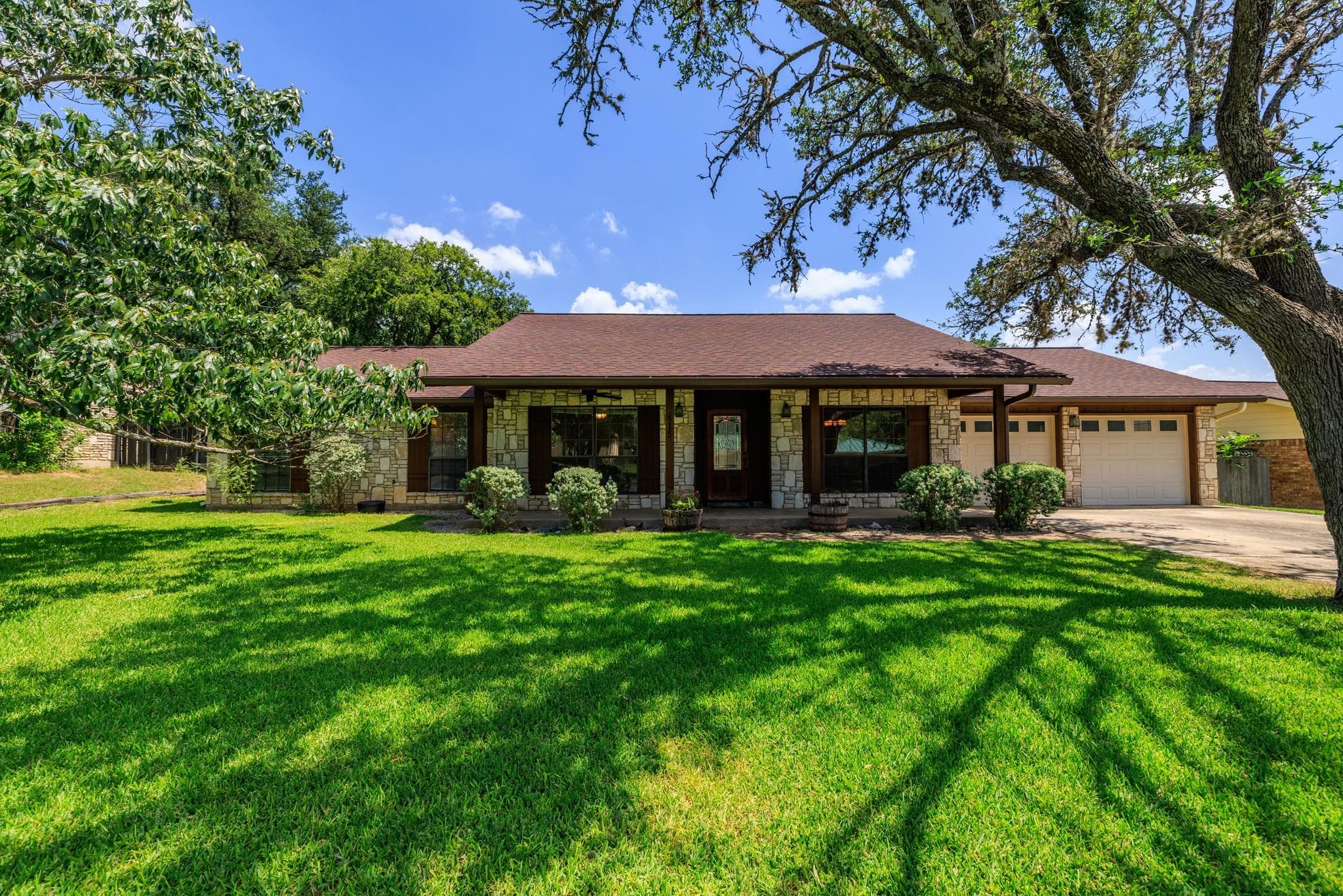 415  Meadow Ridge Dr