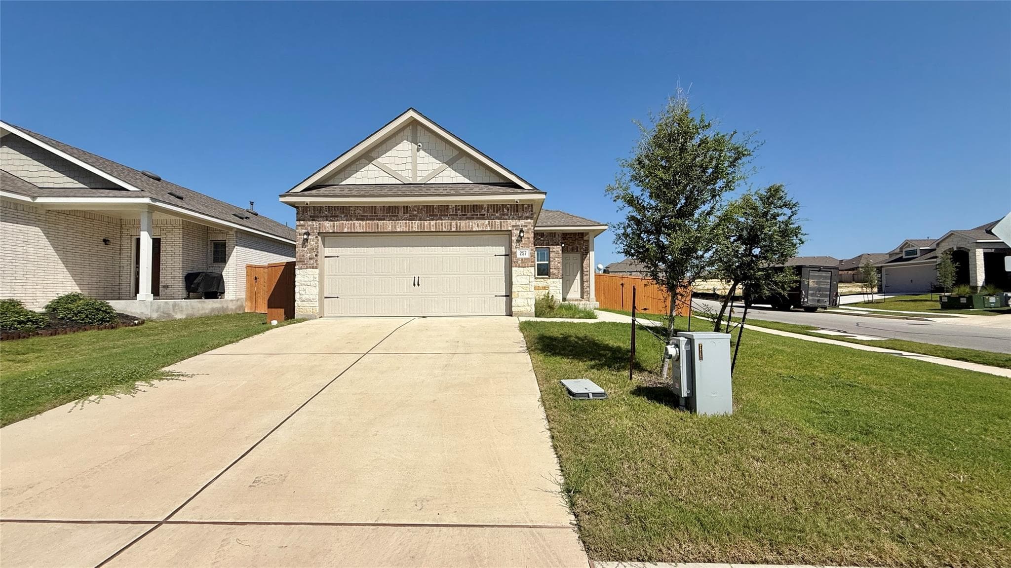 257  James Caird Dr