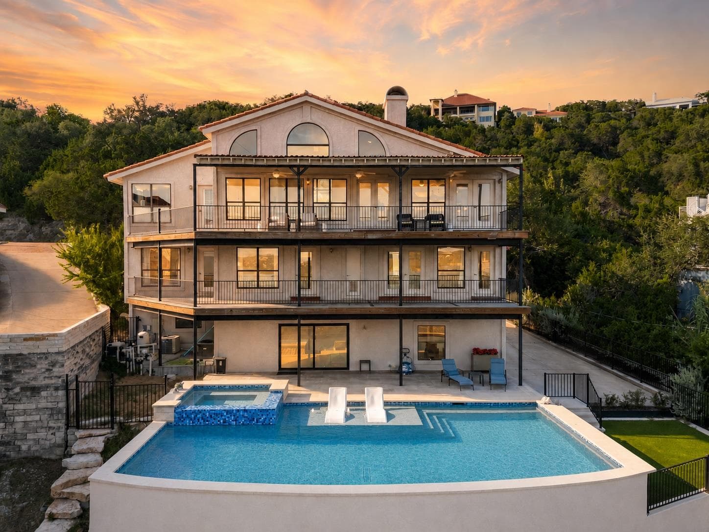 13805  Skyline Dr