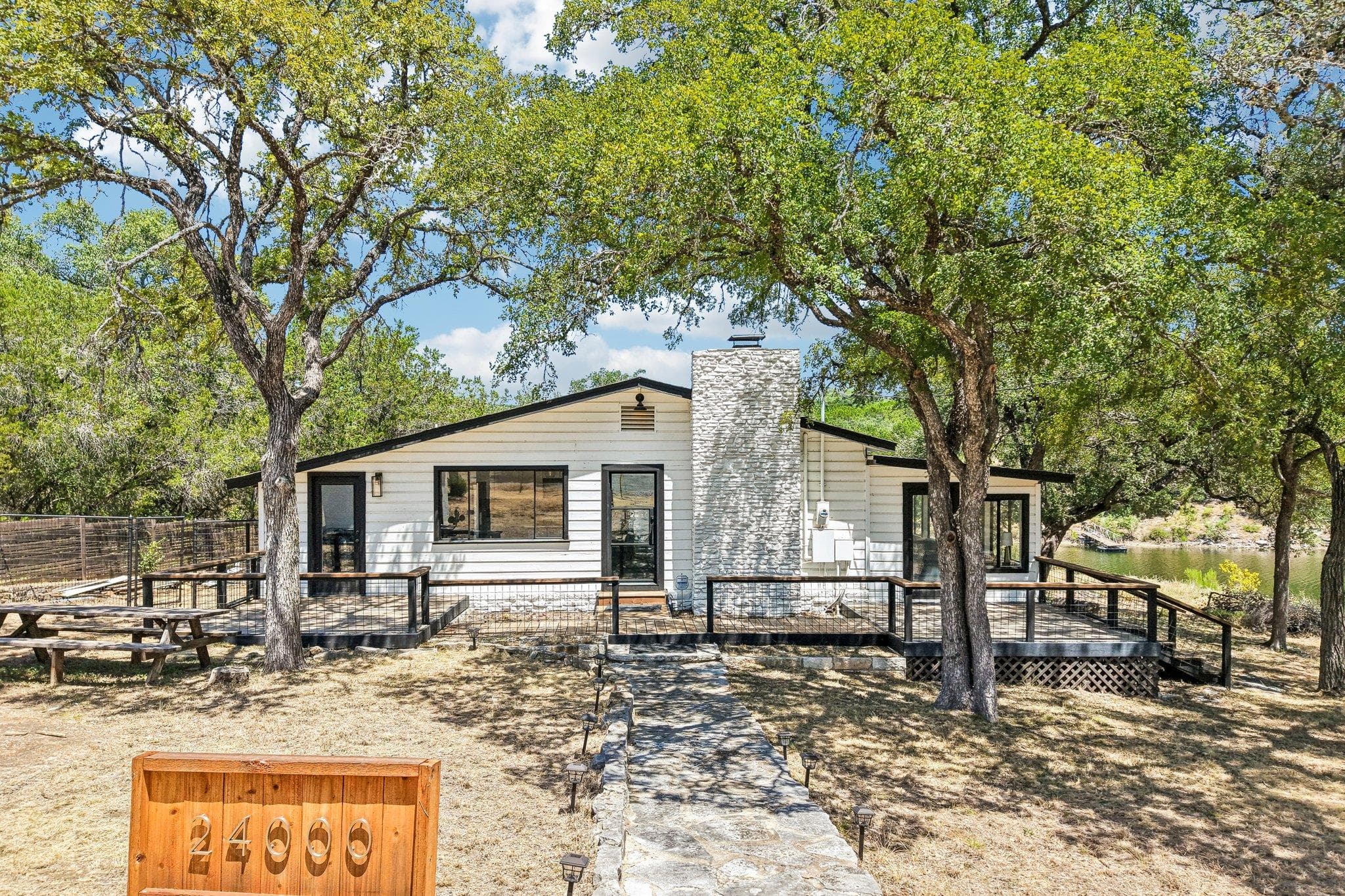 24000  Bluebird Ln