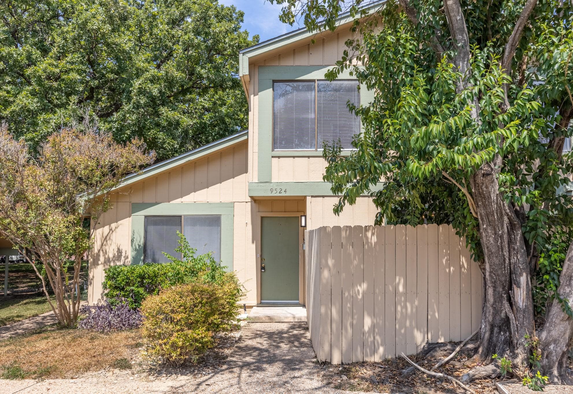 9524 Quail Village Ln