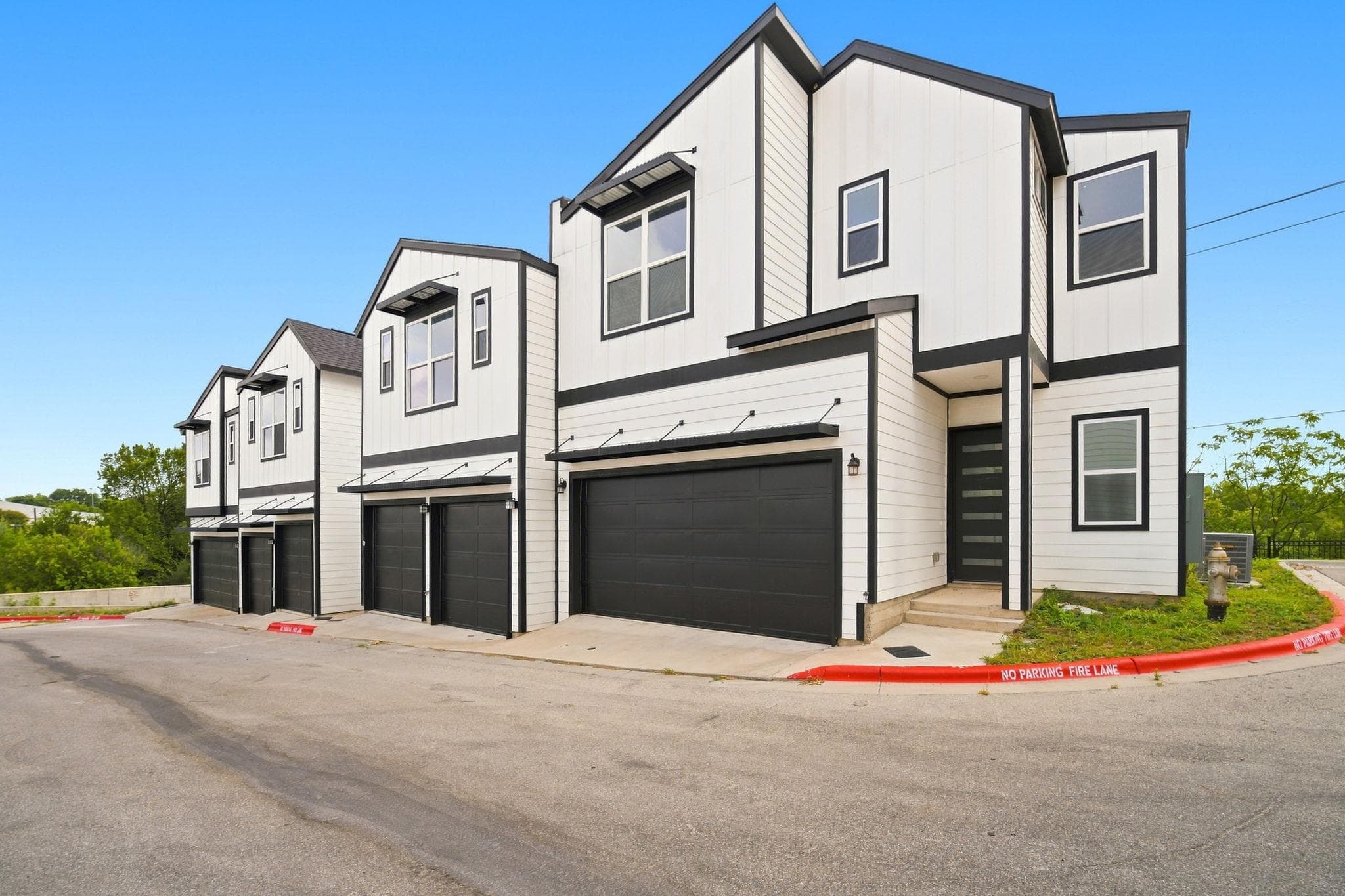 1300  Mckie Dr  #33
