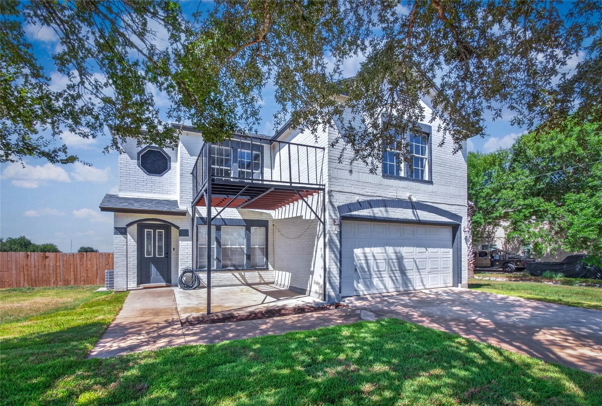 3000  Ridgemont Ln