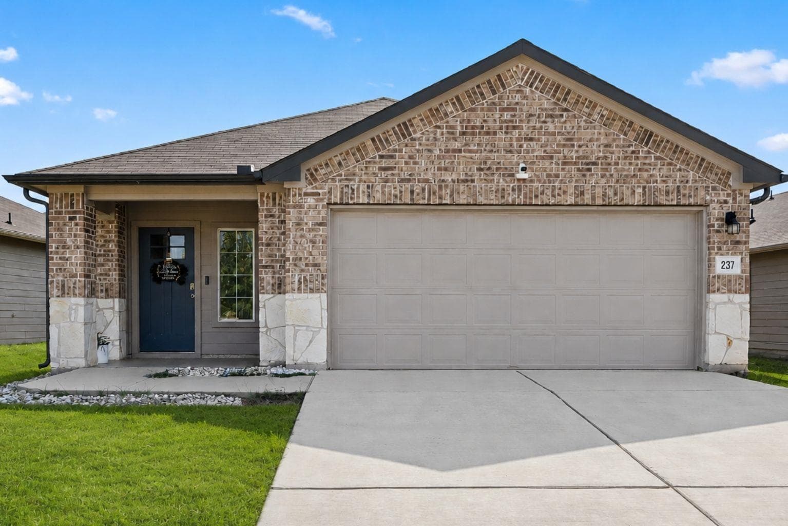 237 Spider Lily Dr