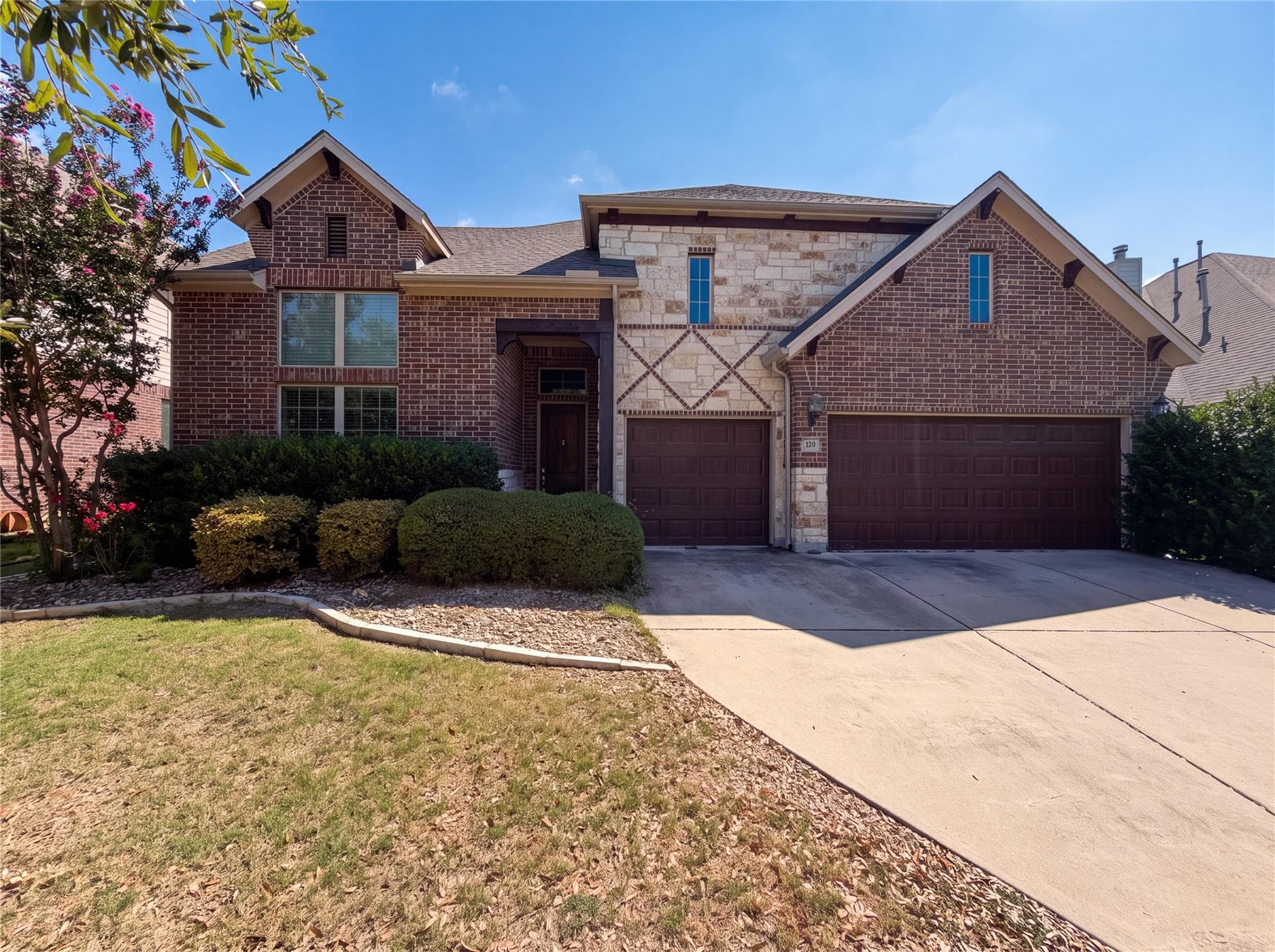 122  Bluehaw Dr