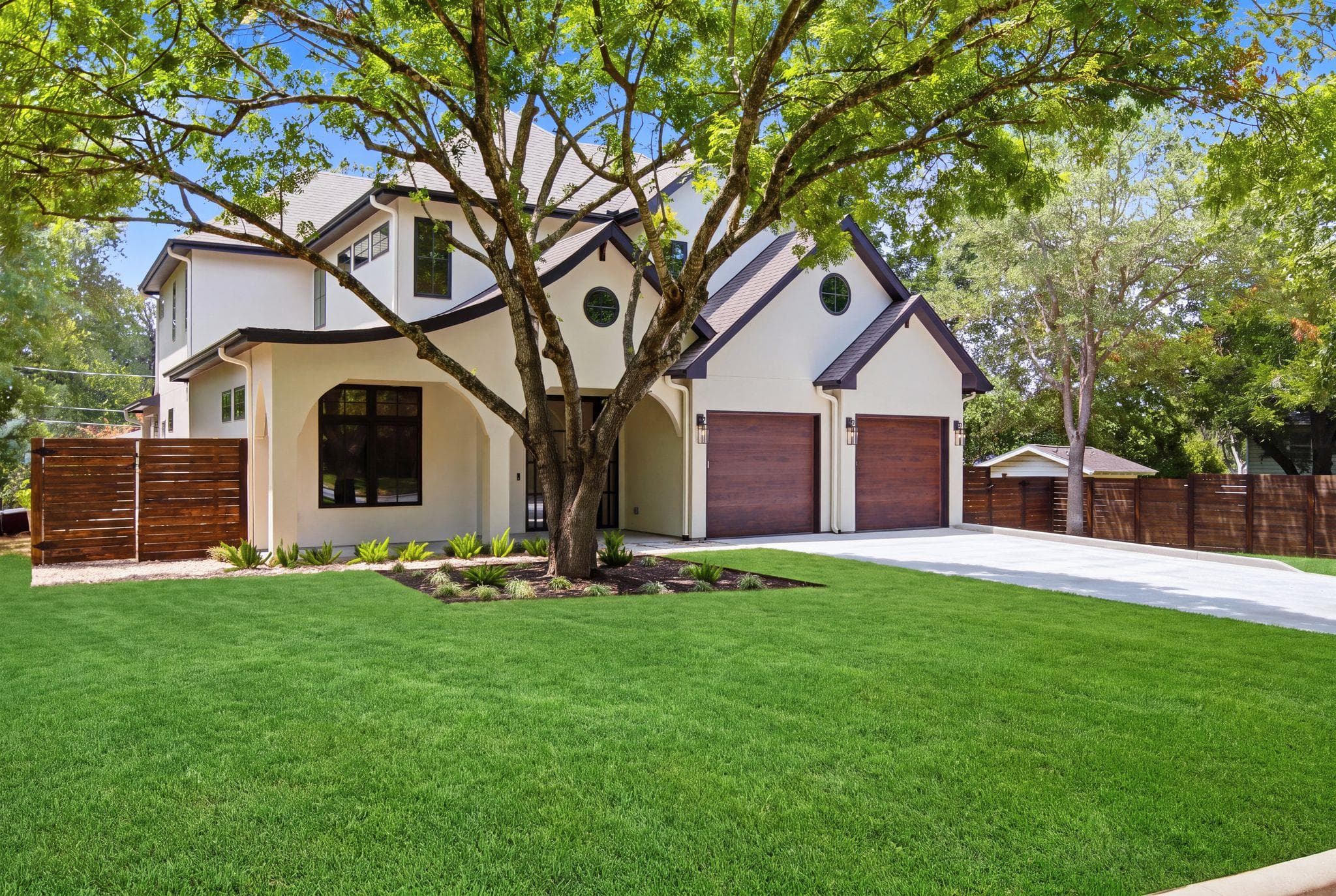 2707  White Horse Trl