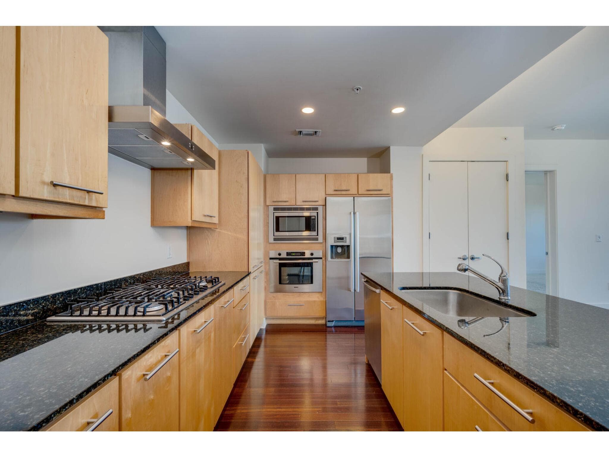 210 Lee Barton Dr #411