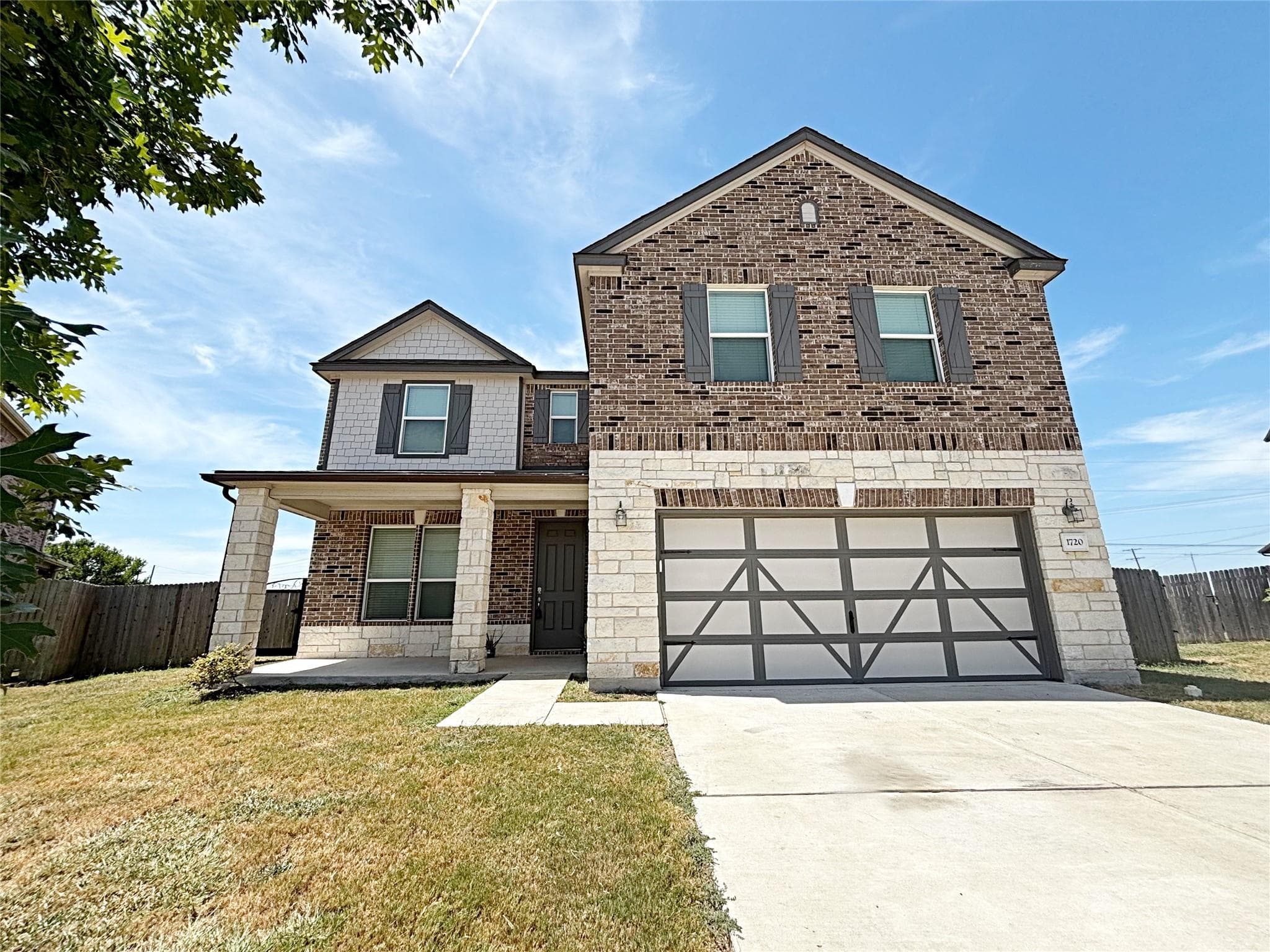 1720  Foxglove Cir