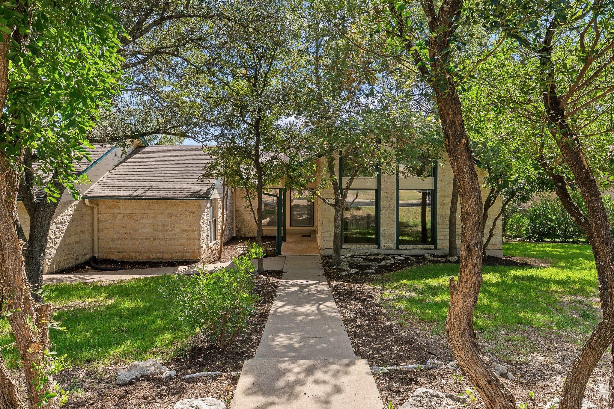10706  Pickfair Dr